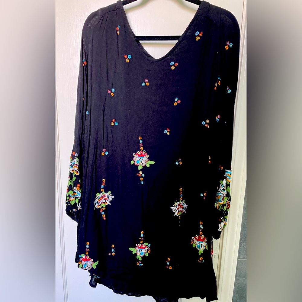 Free People long sleeve open-back dress w/colorful embroidered floral detail
